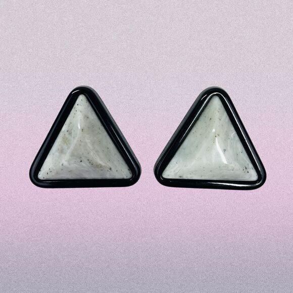 Vintage 80s Earrings Clip On Earrings Gray Black Modern Chunky 80s VTG Earrings - Picture 1 of 7